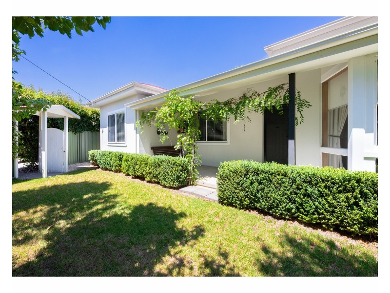 104 Creek Street, Jindera NSW 2642