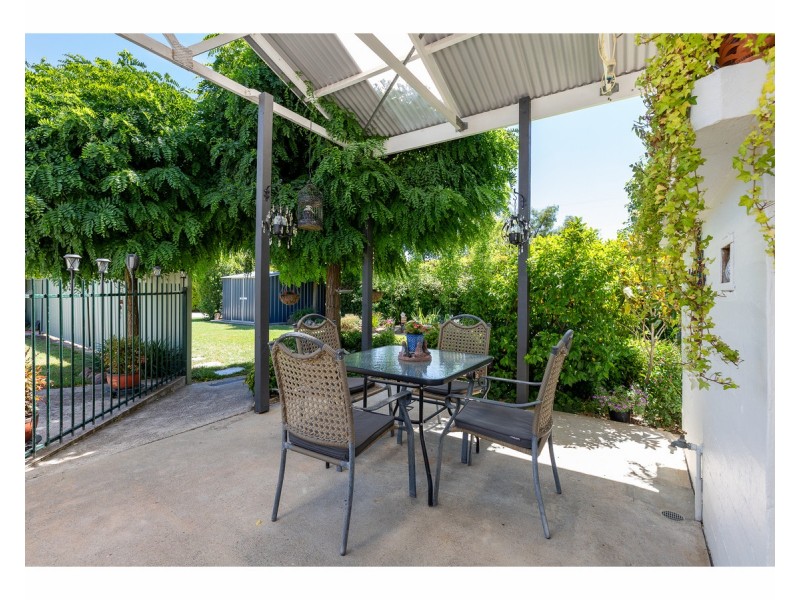 104 Creek Street, Jindera NSW 2642