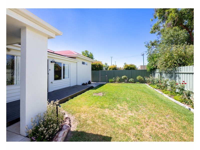 104 Creek Street, Jindera NSW 2642