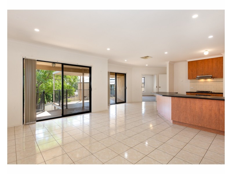 7 Lark Court, West Wodonga VIC 3690