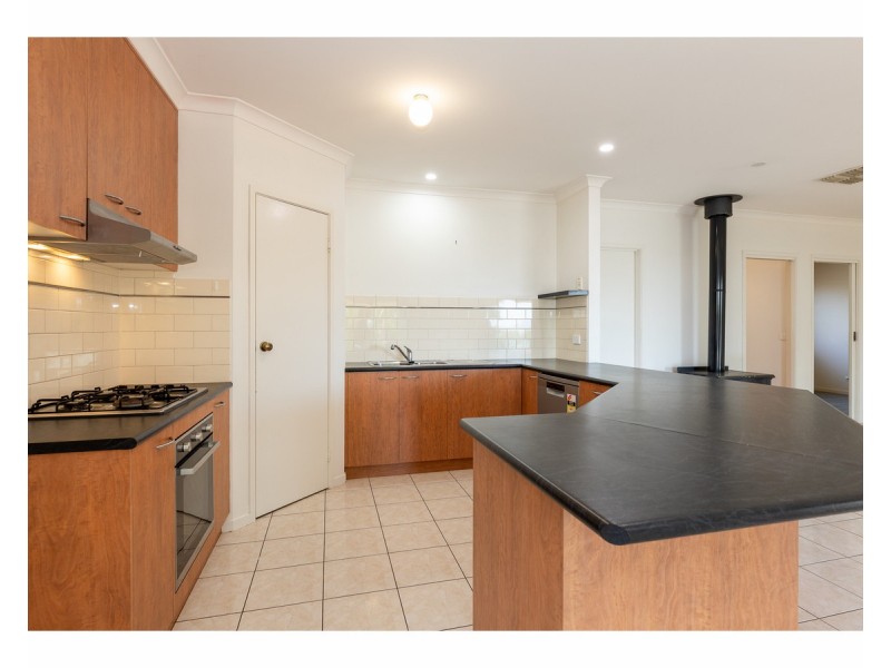 7 Lark Court, West Wodonga VIC 3690