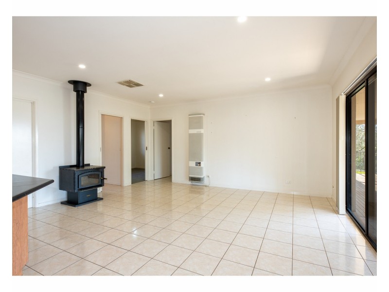 7 Lark Court, West Wodonga VIC 3690