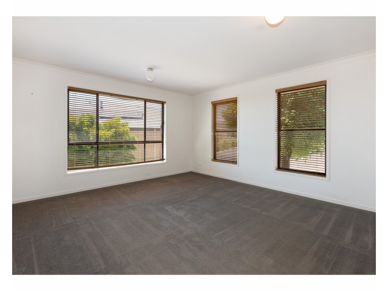 7 Lark Court, West Wodonga VIC 3690