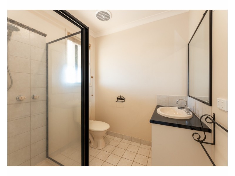 7 Lark Court, West Wodonga VIC 3690