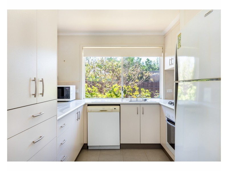 2/7 Graetz Court, Lavington NSW 2641
