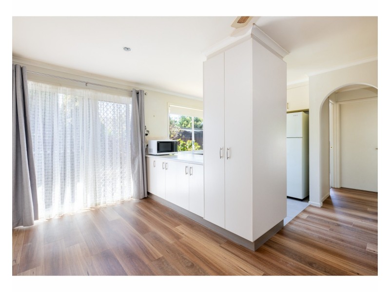 2/7 Graetz Court, Lavington NSW 2641