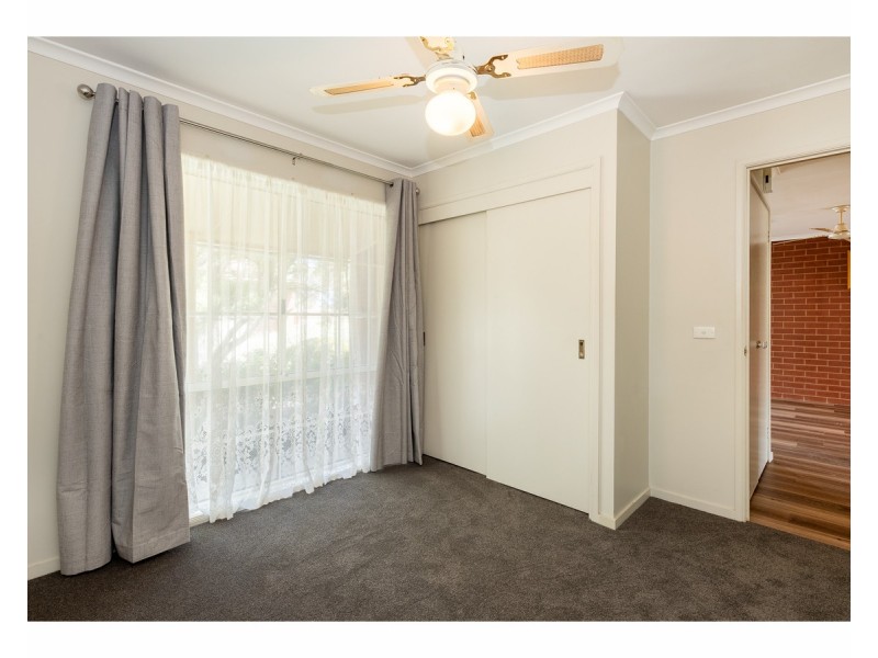 2/7 Graetz Court, Lavington NSW 2641