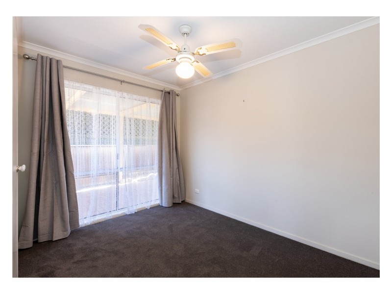 2/7 Graetz Court, Lavington NSW 2641