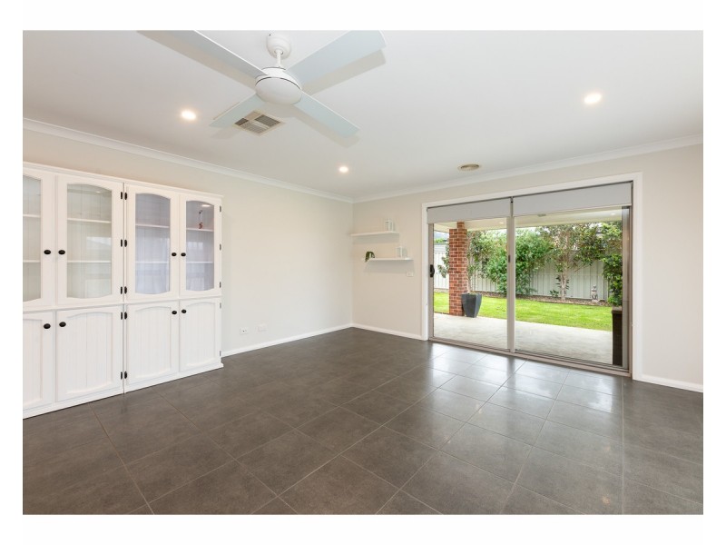 11 Darling Street, West Wodonga VIC 3690