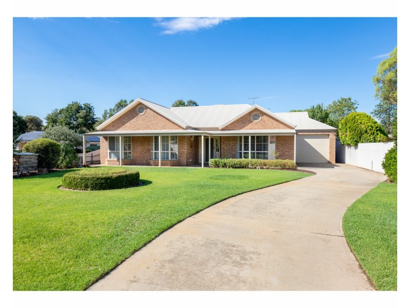 106 Bank Street, Howlong NSW 2643