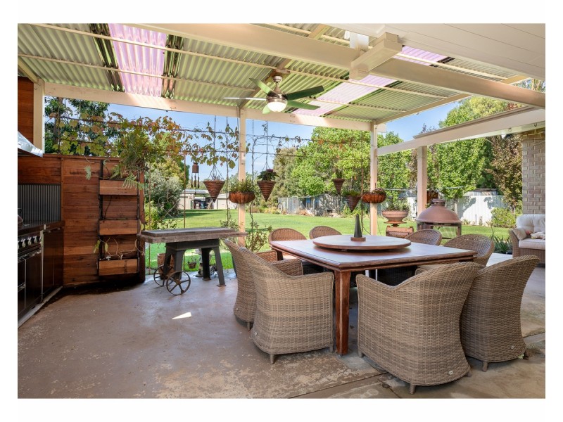 106 Bank Street, Howlong NSW 2643