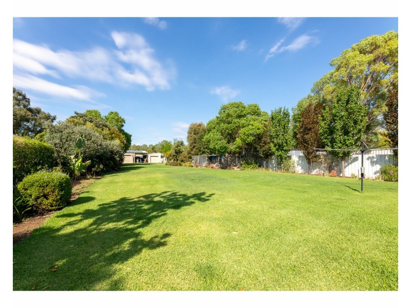 106 Bank Street, Howlong NSW 2643