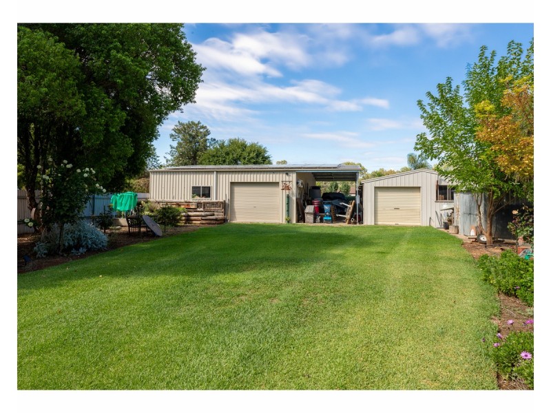 106 Bank Street, Howlong NSW 2643