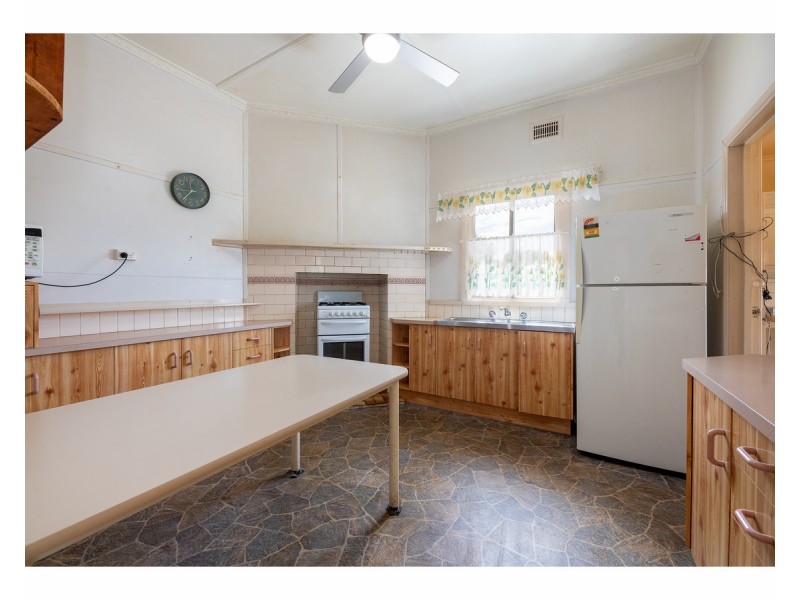 422 Parnall Street, Lavington NSW 2641