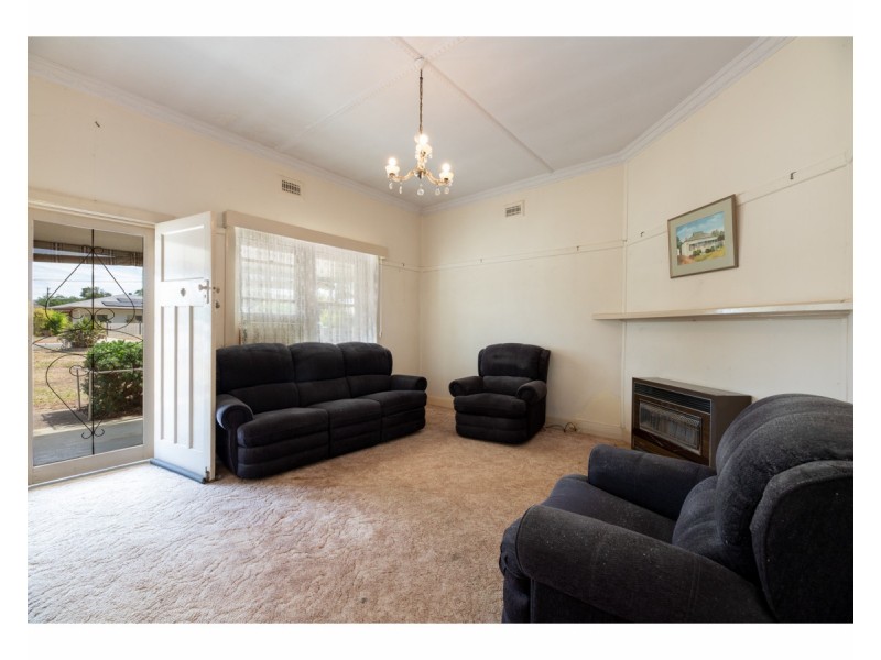 422 Parnall Street, Lavington NSW 2641