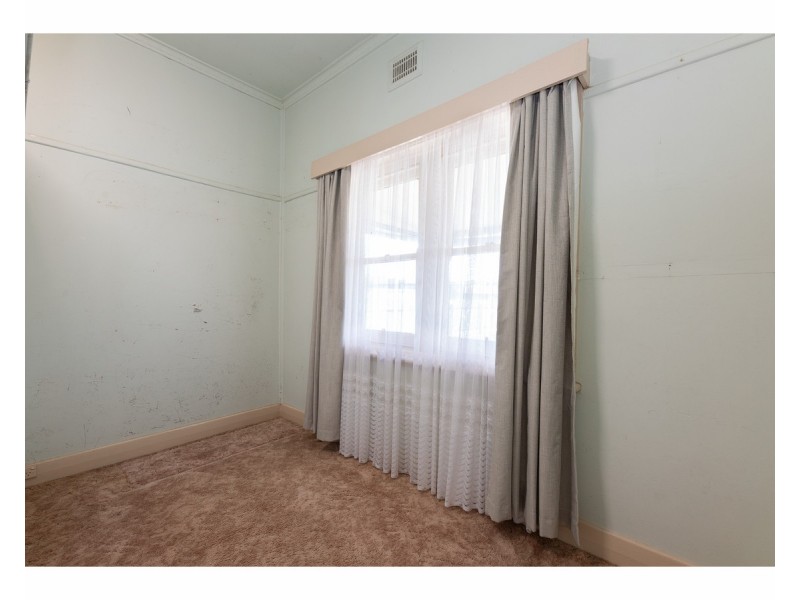 422 Parnall Street, Lavington NSW 2641