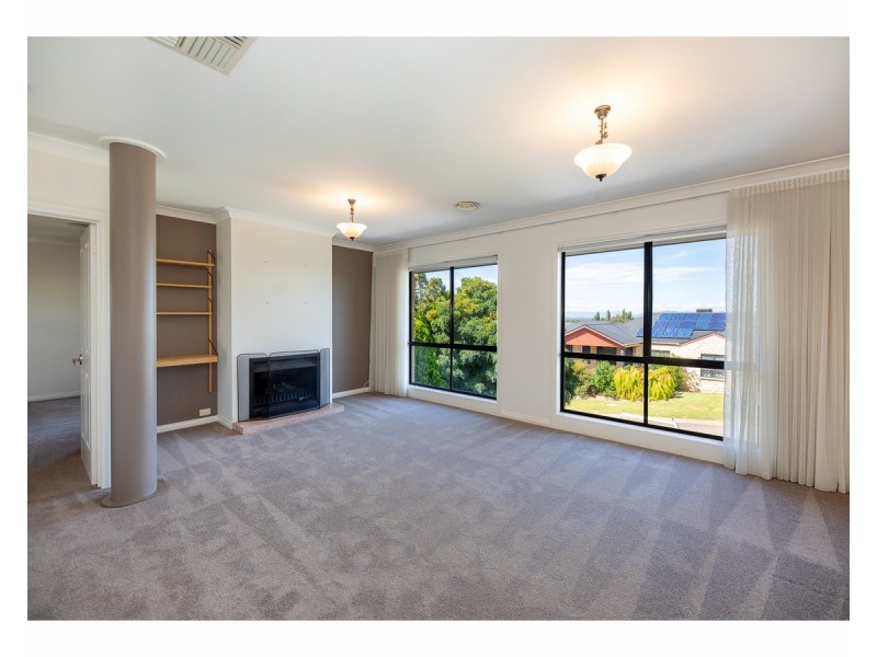 16 Janette Court, Lavington NSW 2641