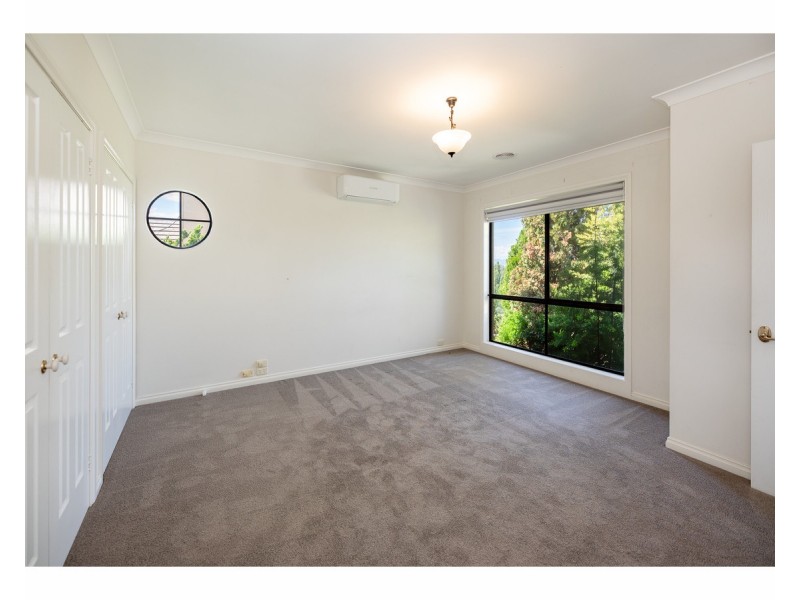 16 Janette Court, Lavington NSW 2641