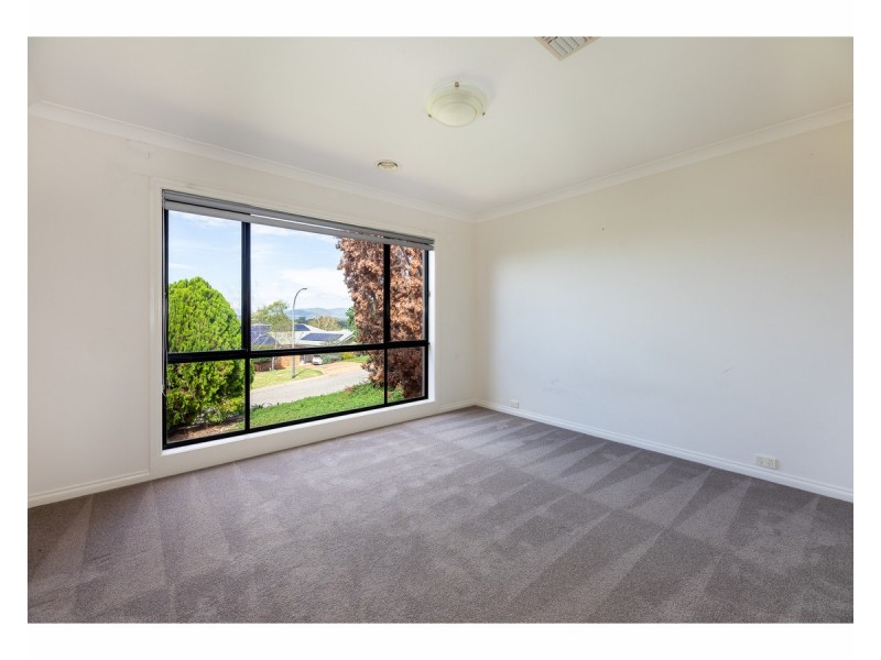 16 Janette Court, Lavington NSW 2641