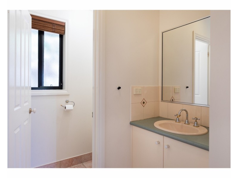 16 Janette Court, Lavington NSW 2641