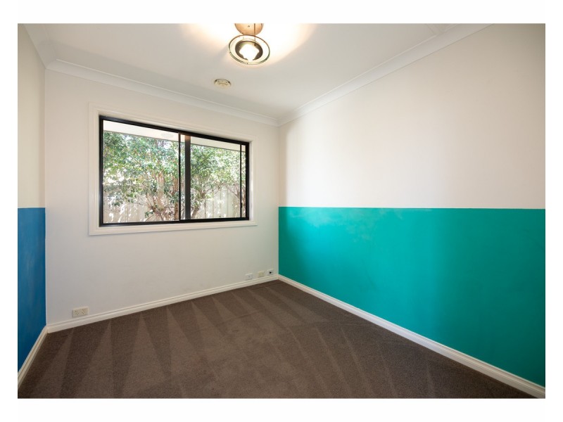 16 Janette Court, Lavington NSW 2641