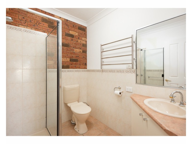 16 Janette Court, Lavington NSW 2641