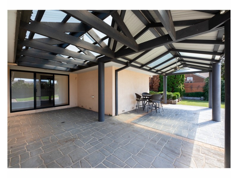 16 Janette Court, Lavington NSW 2641