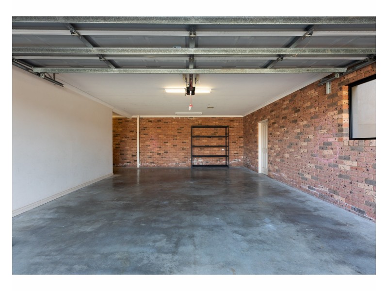 16 Janette Court, Lavington NSW 2641