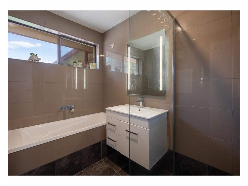 563 Prune Street, Lavington NSW 2641