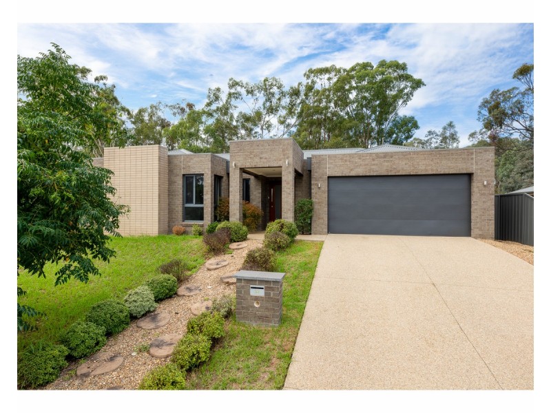 32 Paddlesteamer Court, Thurgoona NSW 2640