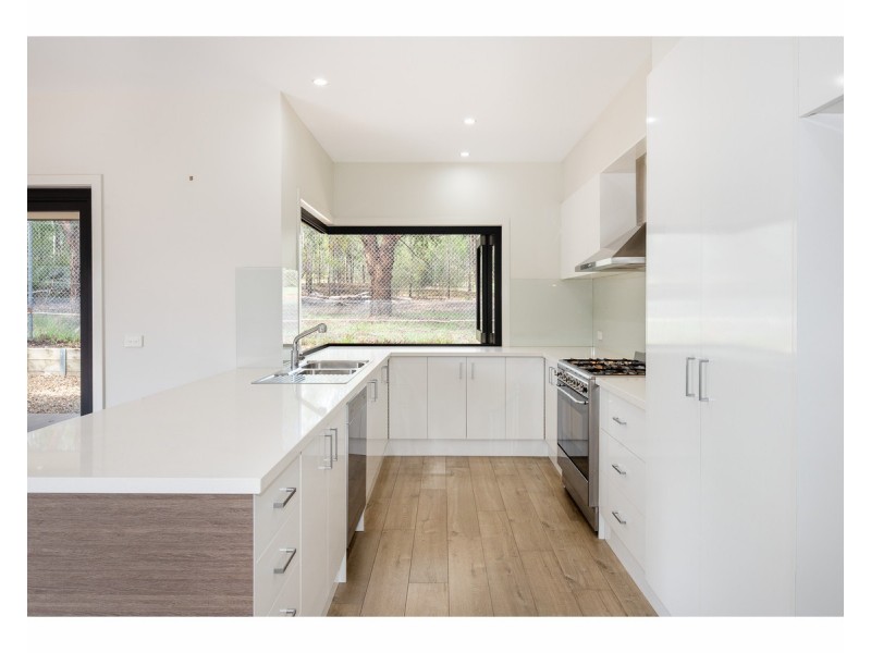 32 Paddlesteamer Court, Thurgoona NSW 2640