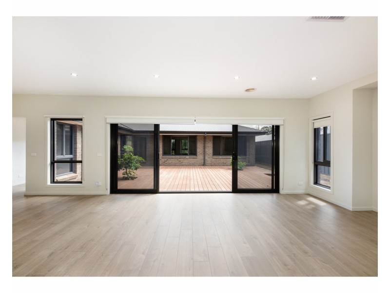 32 Paddlesteamer Court, Thurgoona NSW 2640