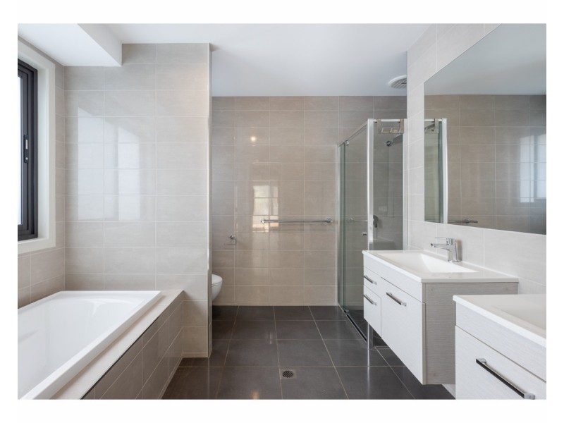 32 Paddlesteamer Court, Thurgoona NSW 2640