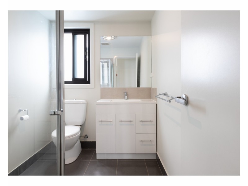 32 Paddlesteamer Court, Thurgoona NSW 2640