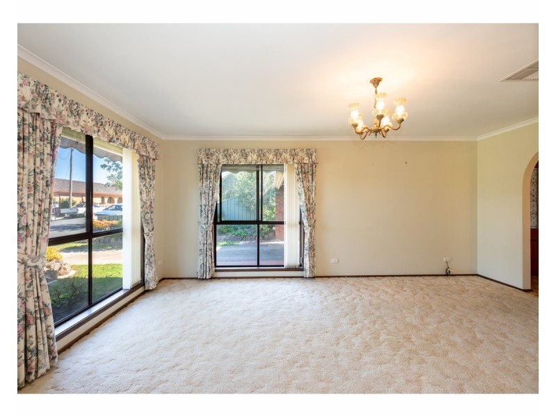 562 Cattlin Avenue, North Albury NSW 2640