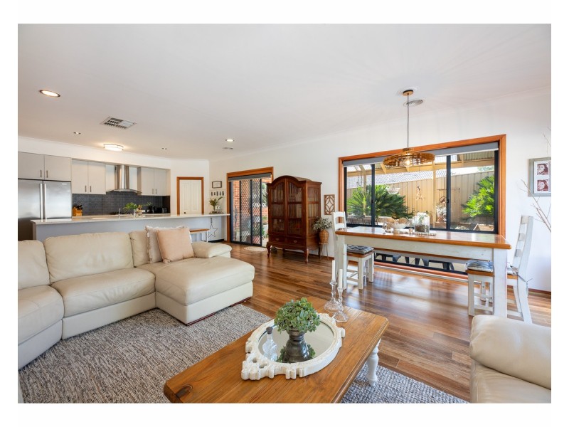 27 McDiarmid Place, Glenroy NSW 2640