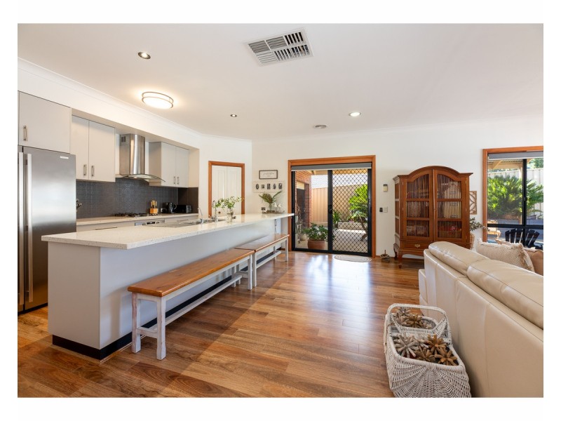 27 McDiarmid Place, Glenroy NSW 2640