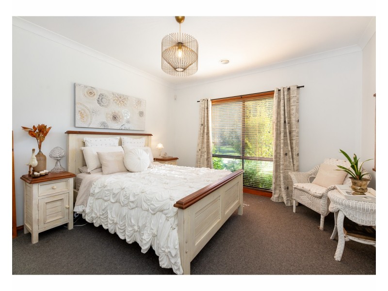 27 McDiarmid Place, Glenroy NSW 2640