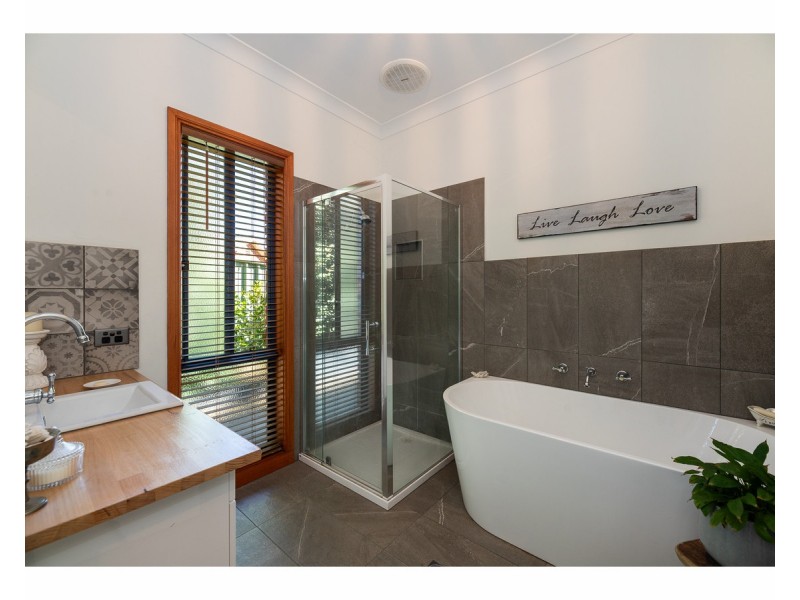 27 McDiarmid Place, Glenroy NSW 2640