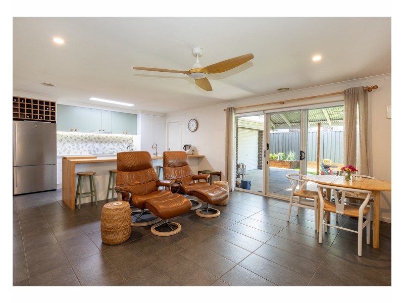 56 Riverboat Drive, Thurgoona NSW 2640