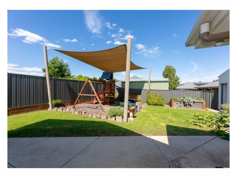 56 Riverboat Drive, Thurgoona NSW 2640