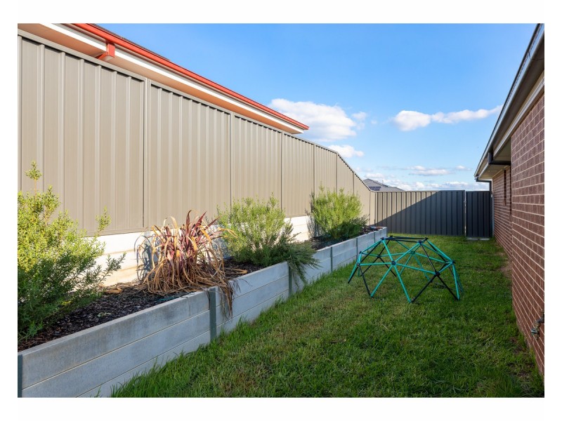 45 Guy Place, Thurgoona NSW 2640