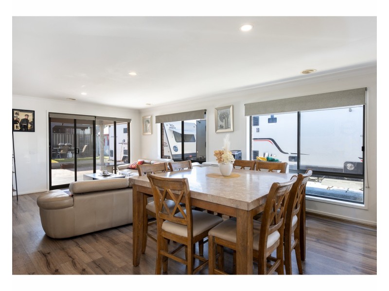 19 McLaren Boulevard, Thurgoona NSW 2640