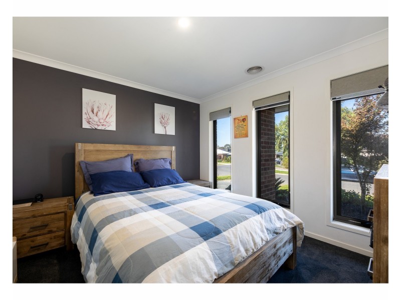 19 McLaren Boulevard, Thurgoona NSW 2640