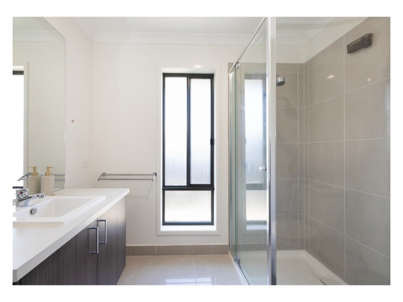 19 McLaren Boulevard, Thurgoona NSW 2640