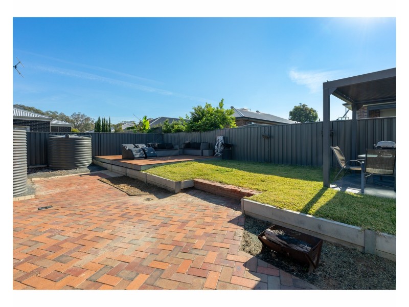 19 McLaren Boulevard, Thurgoona NSW 2640