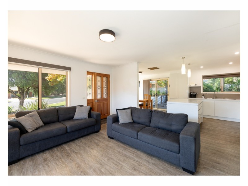 12 Shiels Court, West Wodonga VIC 3690