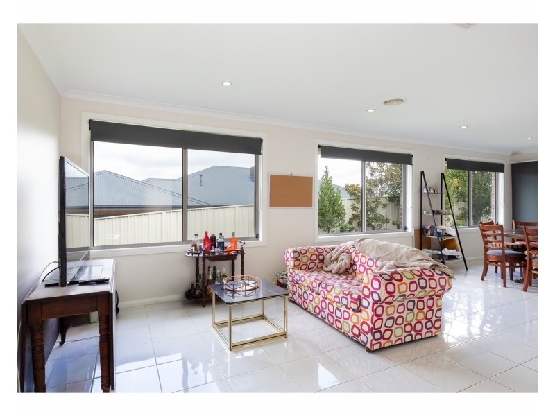6 Dempster Place, Leneva VIC 3691