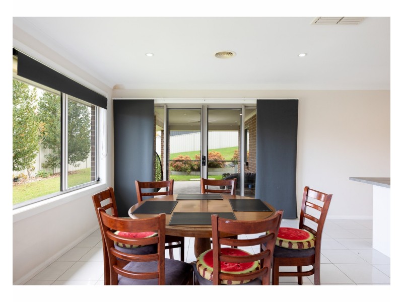 6 Dempster Place, Leneva VIC 3691