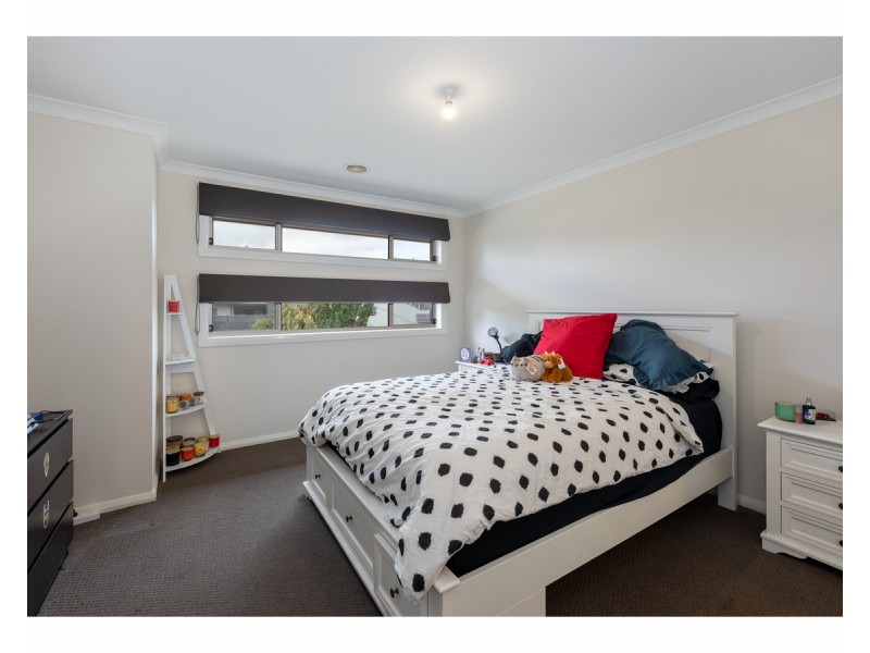 6 Dempster Place, Leneva VIC 3691